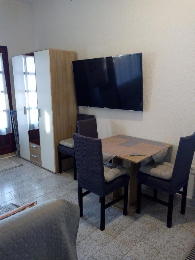 Apartmani Alma Пула Екстер'єр фото