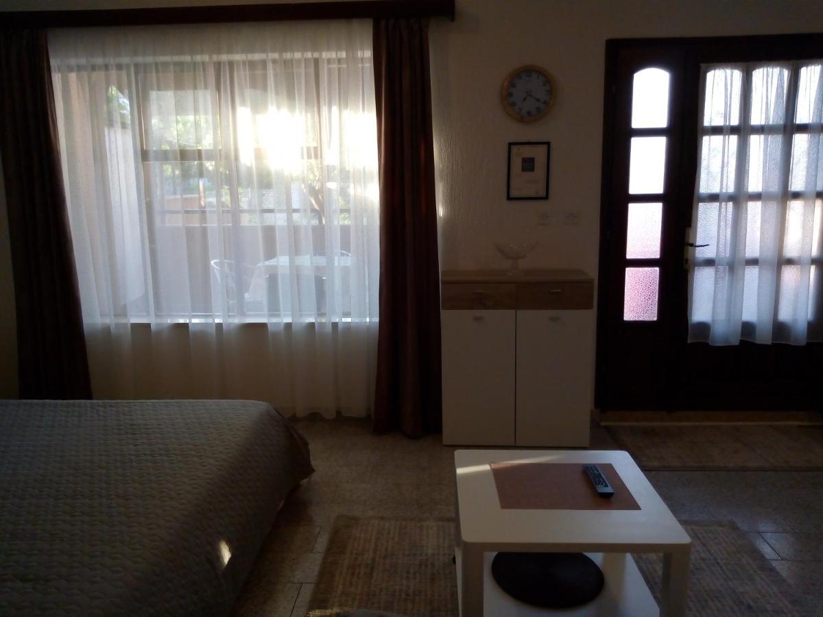 Apartmani Alma Пула Екстер'єр фото