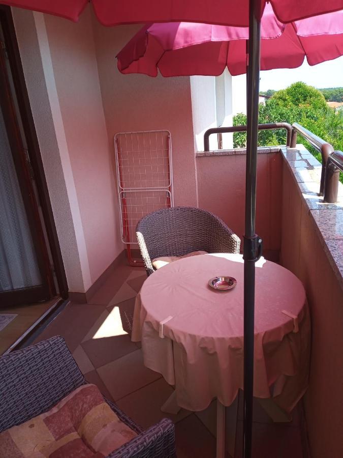 Apartmani Alma Пула Екстер'єр фото