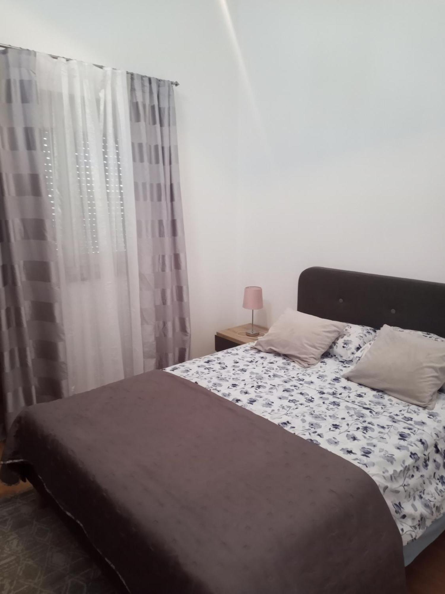 Apartmani Alma Пула Екстер'єр фото