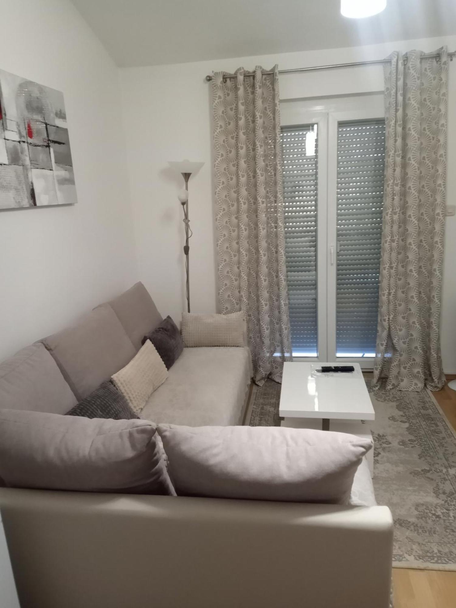 Apartmani Alma Пула Екстер'єр фото