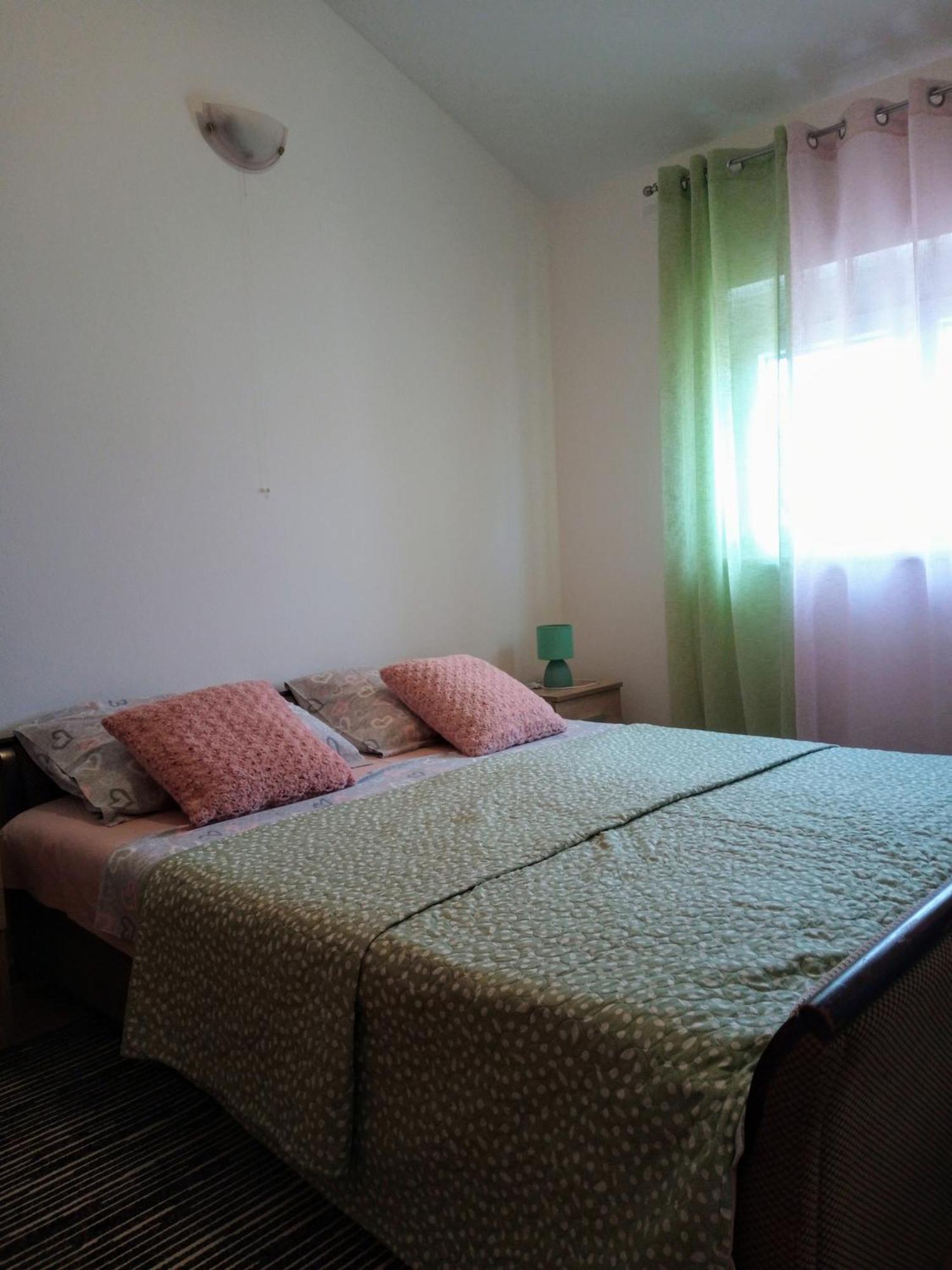 Apartmani Alma Пула Екстер'єр фото