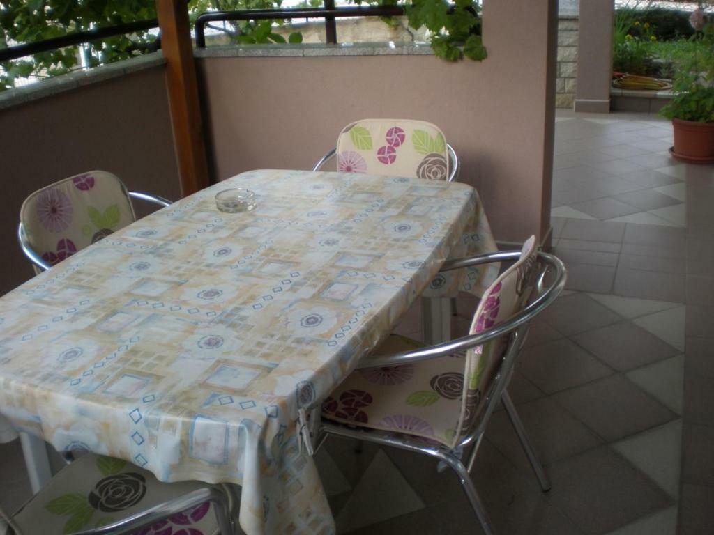 Apartmani Alma Пула Екстер'єр фото